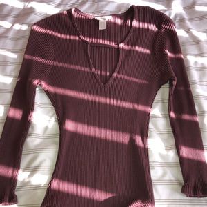 Long sleeve body suite w/ low cut v-neck